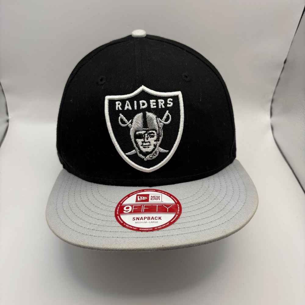 New Era Las Vegas Raiders NFL Shield Snapback Hat Medium Large Black Gray 9FIFTY